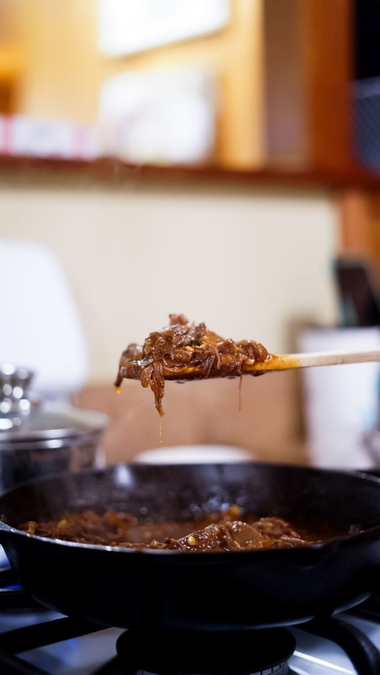 How to Caramelize Onions Properly (Sweet, Golden & Never Burnt)