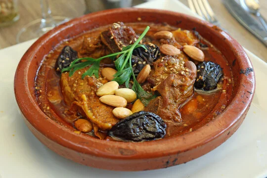 Cordero a la Miel con Ciruelas y Almendras – Honey Lamb with Prunes and Almonds