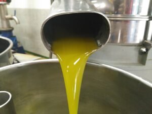 Olive Oil Health Benefits: What Science Says About This Mediterranean Essential