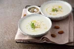 Sopa de Ajo – Traditional Spanish Garlic Soup with Bread and Egg